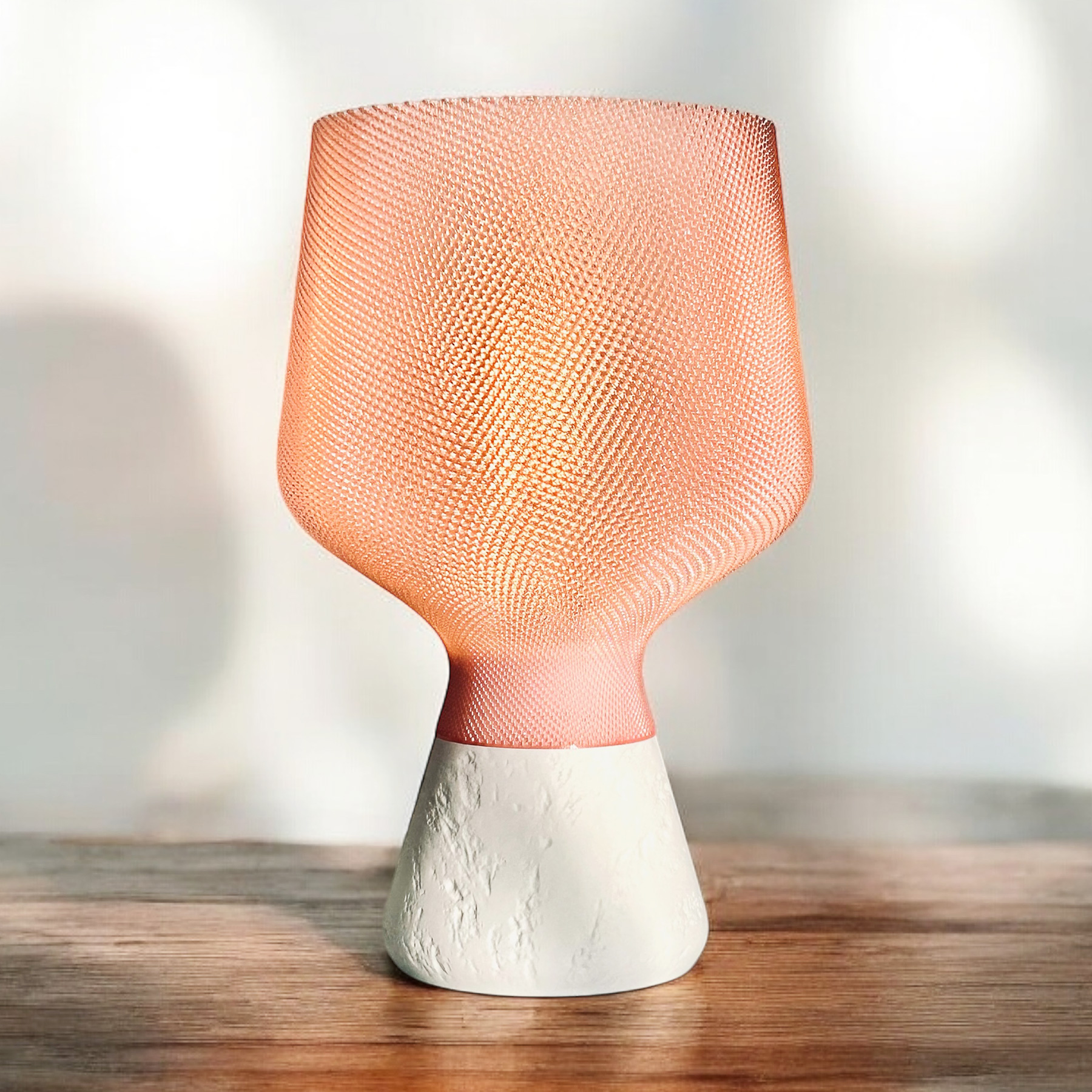 https://www.auth3d.com/content/design/0557d68e40499b2e7019551d7e0d719e/Charles Regaud Design - CALIZ Table Lamp - Front view OFF